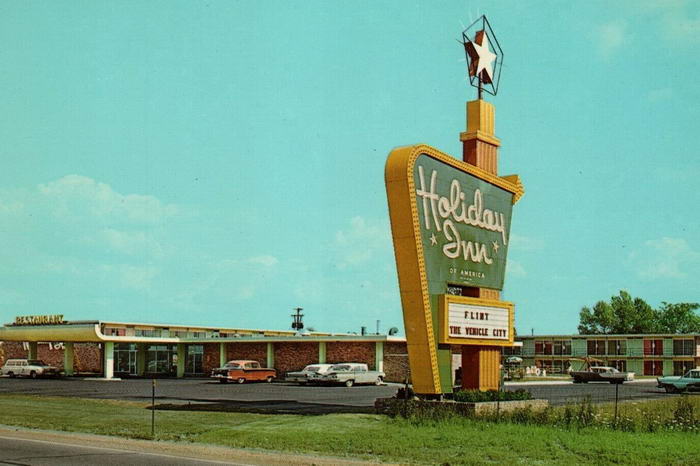Flint Michigan Holiday Inn (newer photo)
